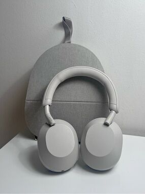 Sony WH-1000XM5 Bluetooth Noise Cancelling Headphones Silver